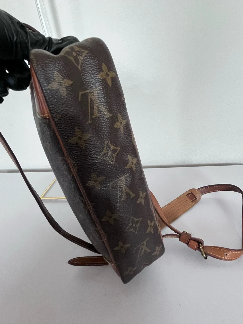 LOUIS VUITTON TROCADERO 27 MONOGRAM SHOULDER BAG.